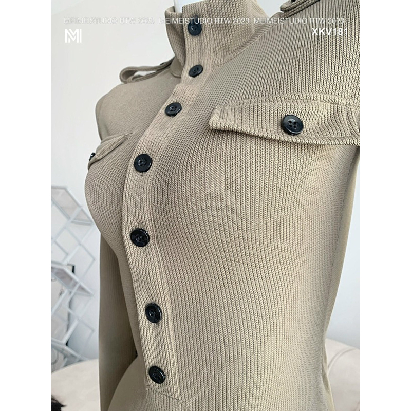 Váy body cổ trụ