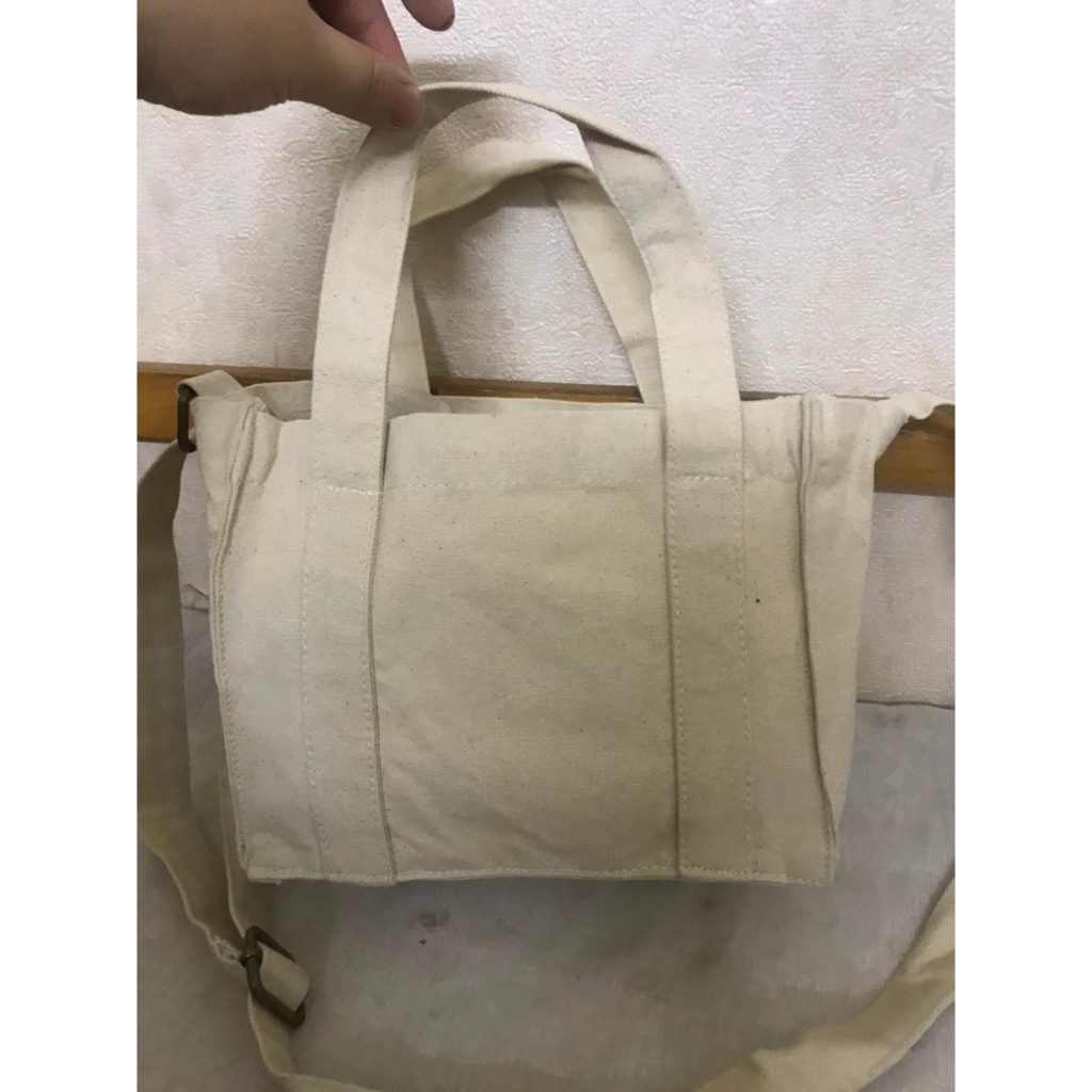Túi đeo chéo vải bố Daiso