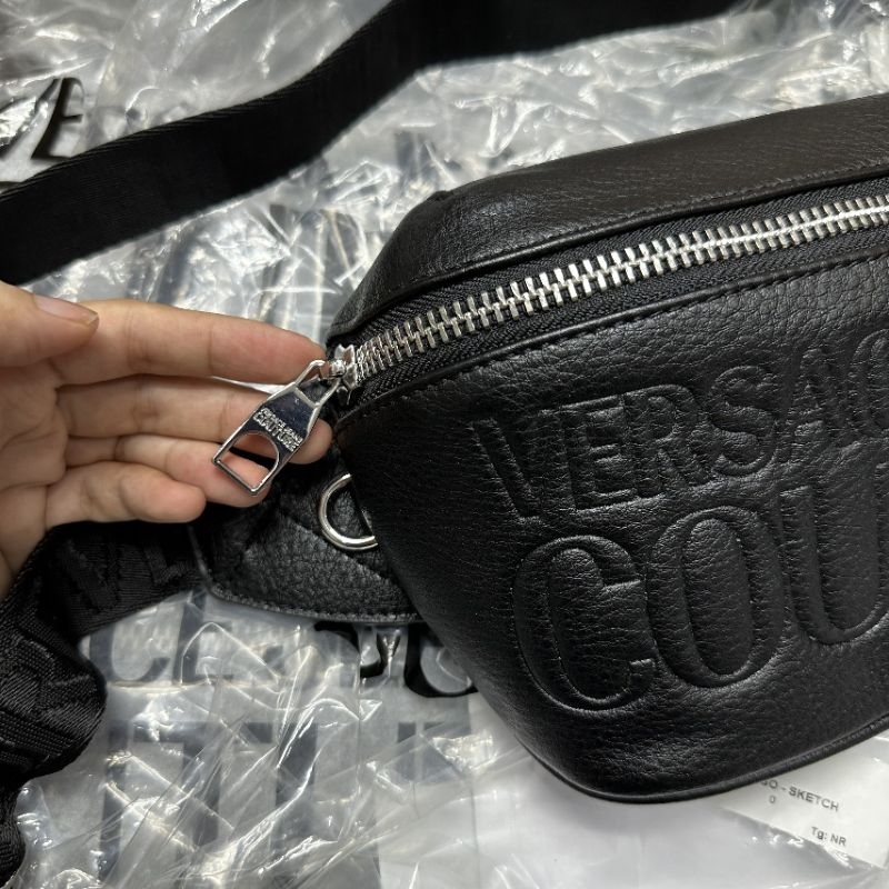 TÚI BAO TỬ VERSAC.E JEANS 2023