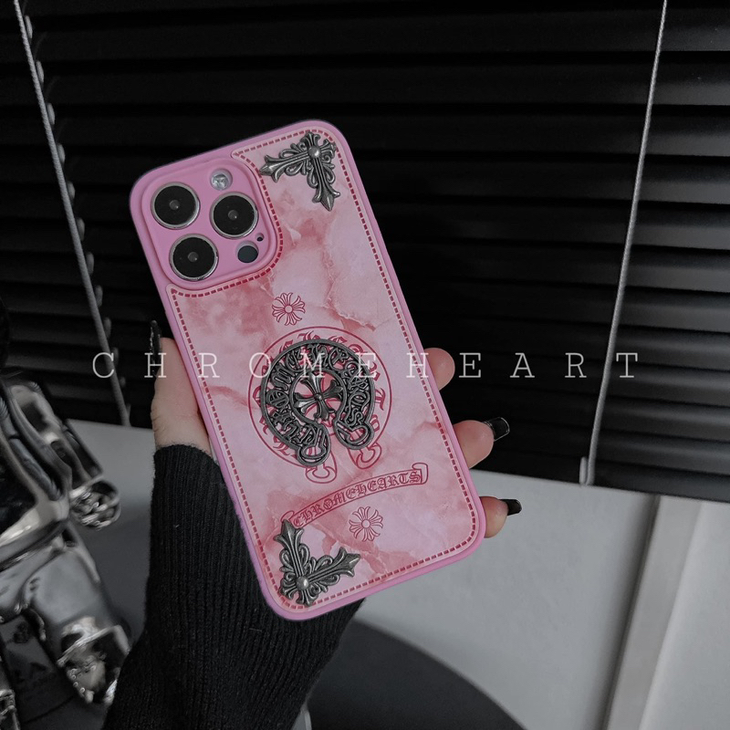 Ốp lưng da mềm hồng CH RO ME HEA RT ĐÍNH ĐÁ cạnh vuông chống bẩn cho i phone 7 đến 15promax