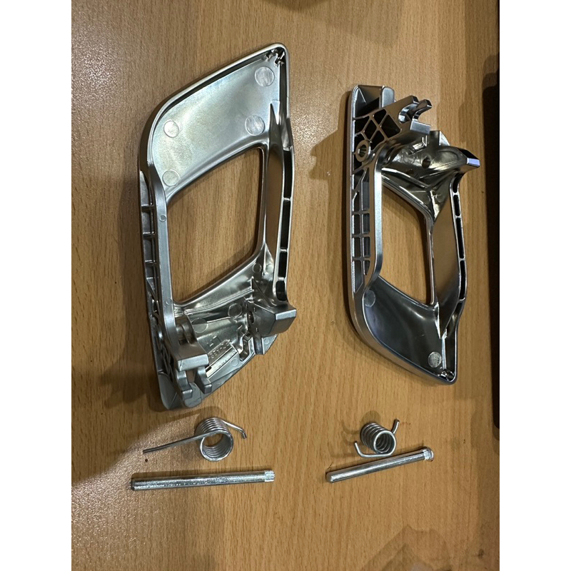 Tay mở cửa trong xe Ford Ranger, Everest