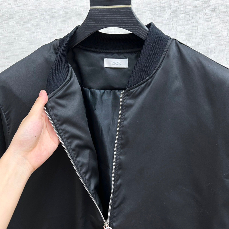 Áo khoác bomber nam nữ Di.or vải gió trơn thêu logo chữ sau lưng bo ống chun 2 lớp dày dặn  HOT TREND 2023