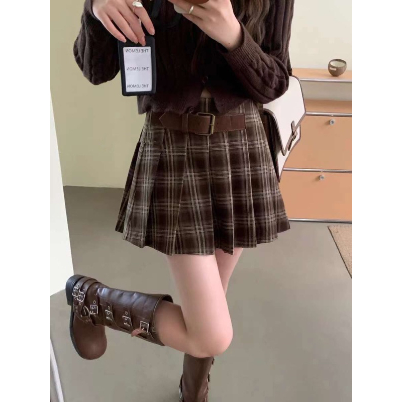 2567 chân váy xếp ly kẻ đai da