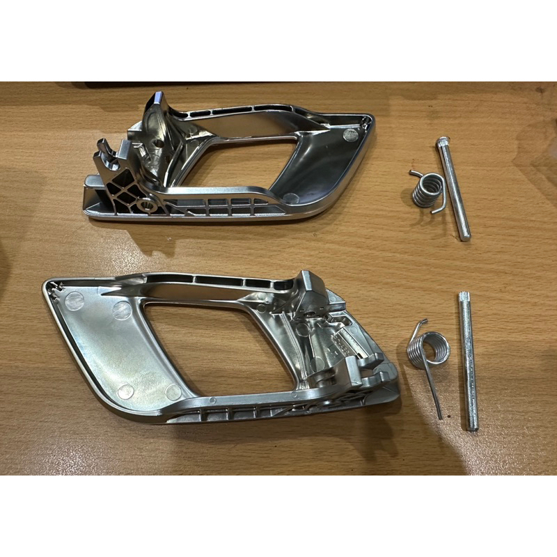 Tay mở cửa trong xe Mazda BT50, Ford Ranger 2012-2020