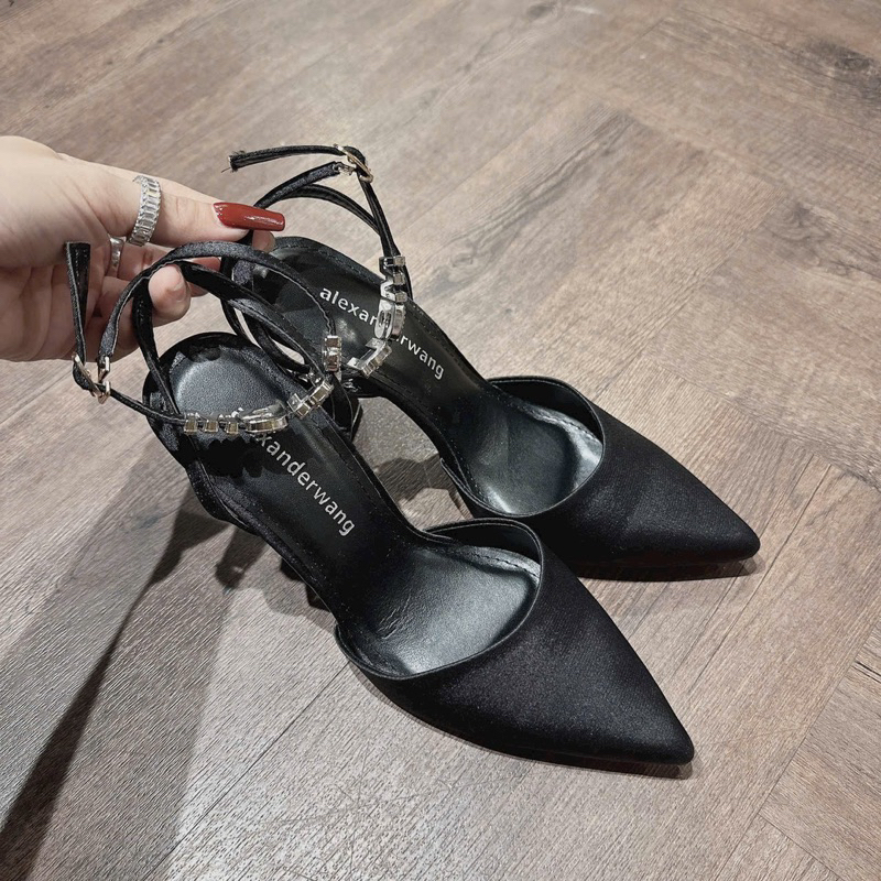 Giày cao gót đúp quai khoá W A N G