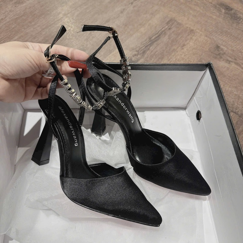 Giày cao gót đúp quai khoá W A N G