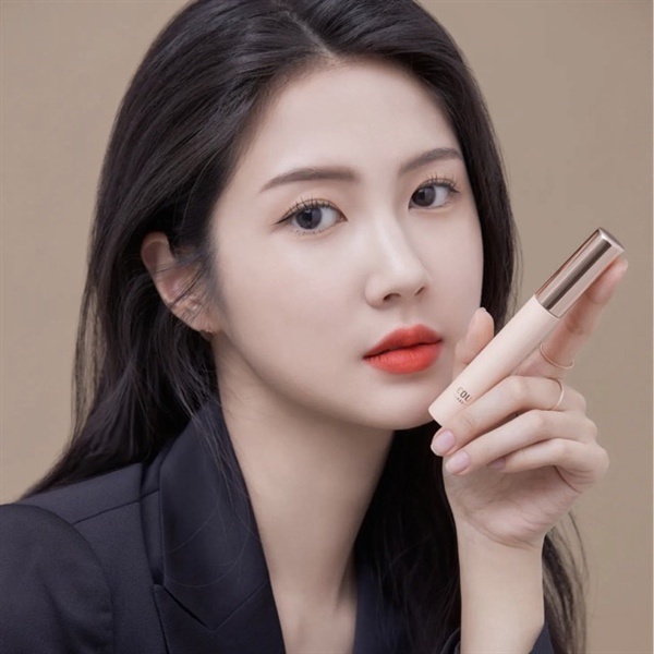 Mascara Kháng Nước EOU CLASSY VOLUME MASCARA 7g