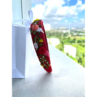 Cài tóc thêu Handmade by Chang(hình shop chụp)