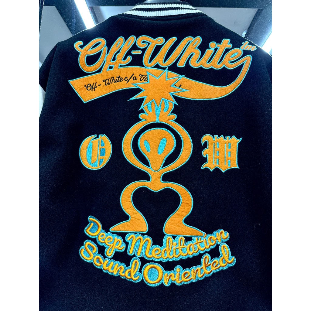 Áo khoác varsity off white cam