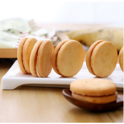 Bánh Quy Bơ Mặn Nhân Kem Takara Nội Địa Nhật Gói 137G