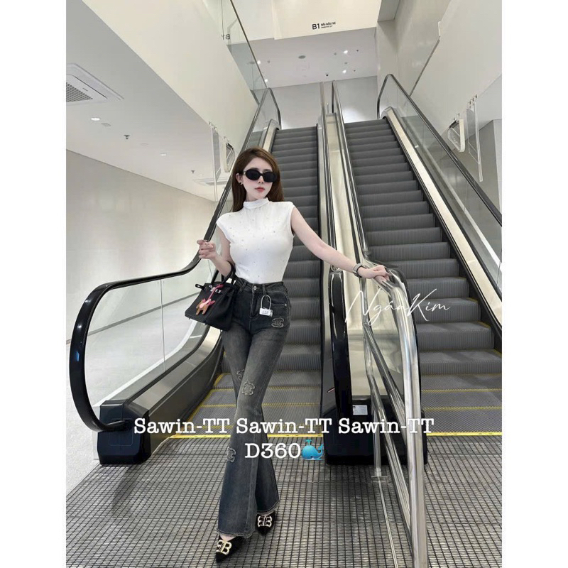 Quần jeasn giãn ống loe thêu chữ hot trend 2023