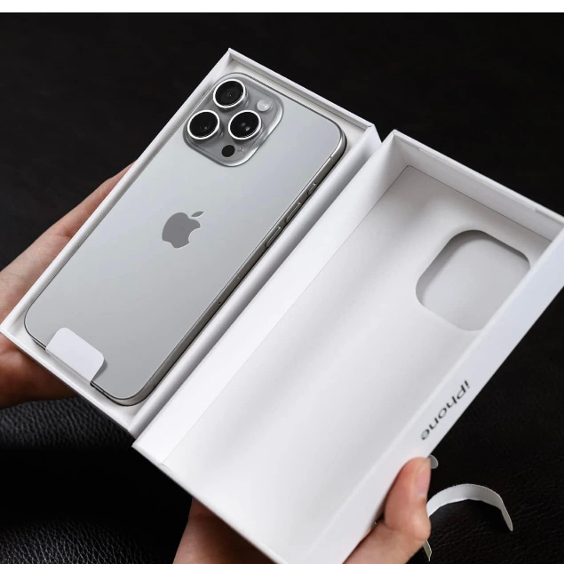 Điện thoại 15 Pro|max 256Gb Vn/a xanh titan new - Bh 1 đổi 1  LLA