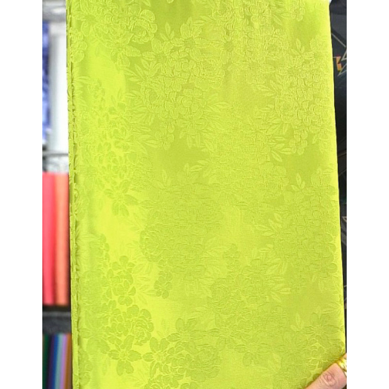 Gấm, lụa may áo dài, đầm váy sang trọng