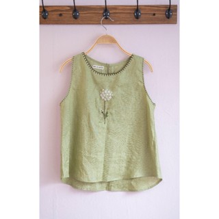 Áo Linen tưng sát nách thêu bông - Nhà Của Moon