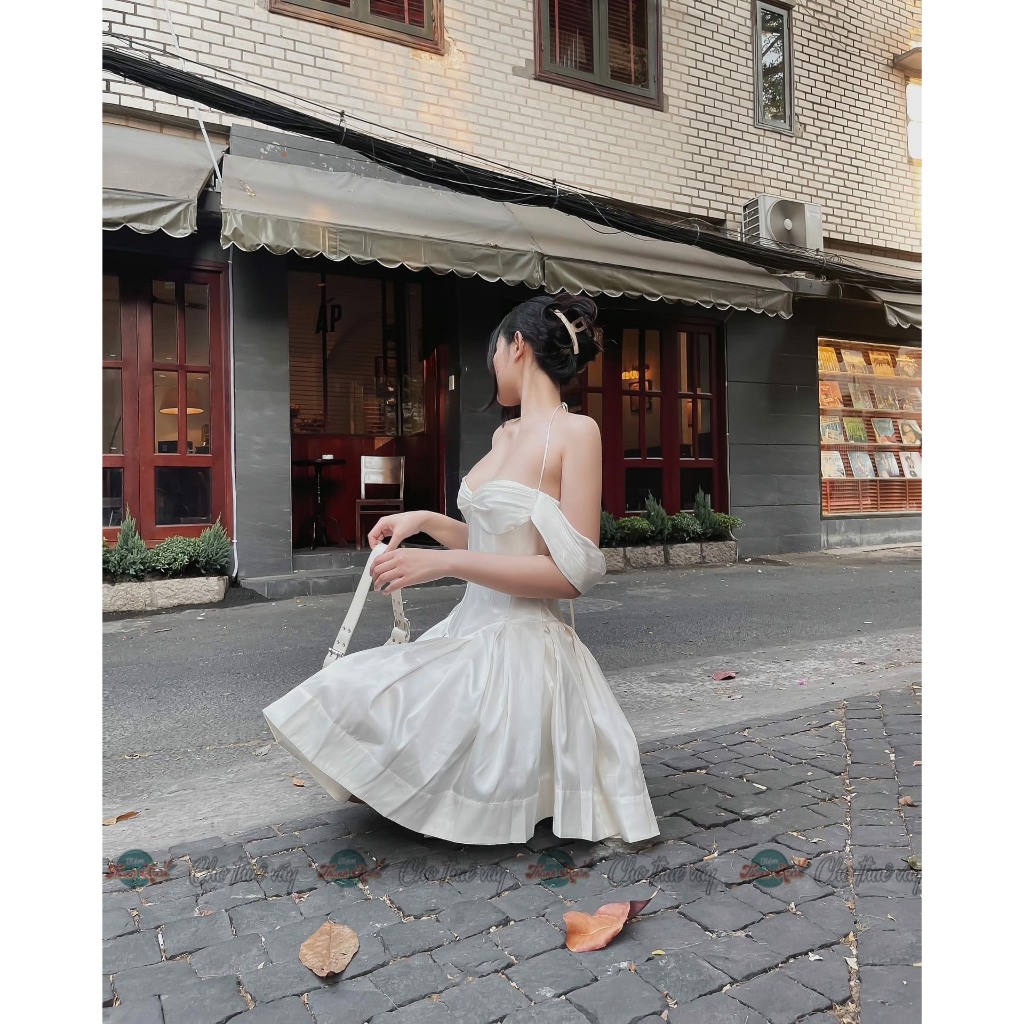 Đầm trắng Ononmade