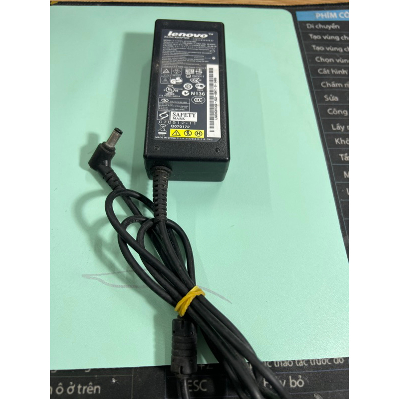 Củ sạc laptop lenovo chân tròn to zin theo máy 20v 3.25A