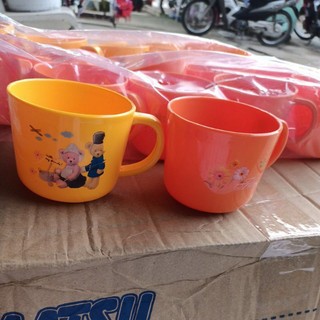 cốc, tách nhựa uống nước