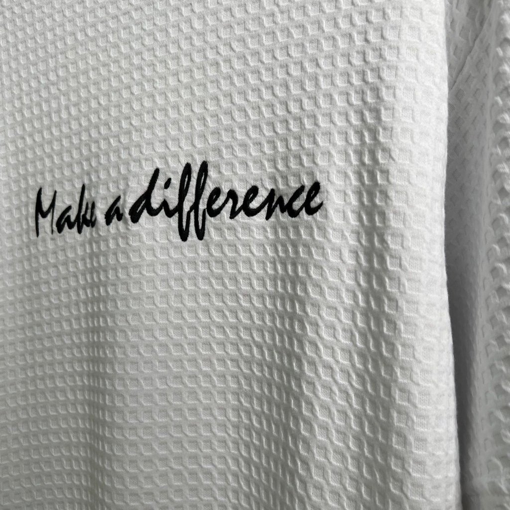 Áo thun SILAS thêu Make A Different vải cotton bông dập caro nổi unisex