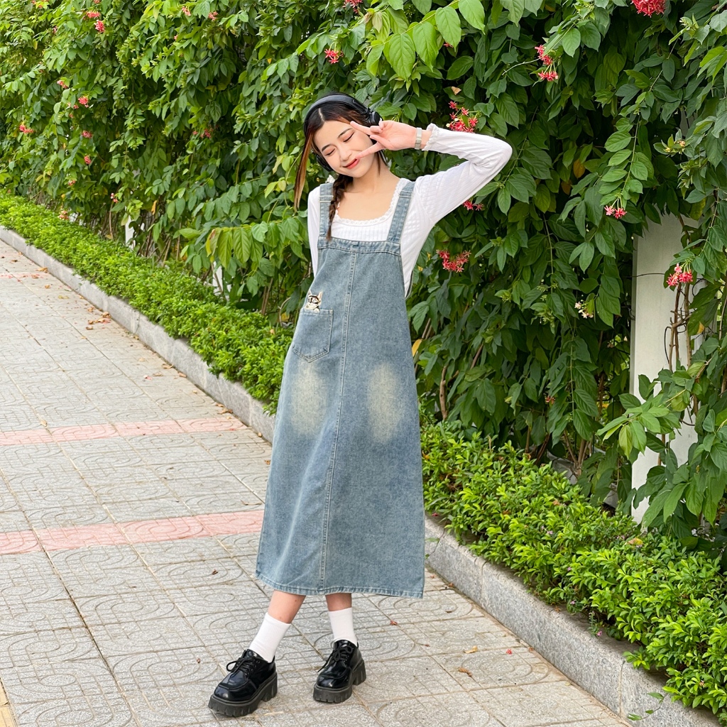 Váy yếm jean dài RETRO phai phủ vàng dáng suông, váy yếm dài jeans baggy đai liền sau thêu HÌNH MÈO Y4XS03 - JEANBOO