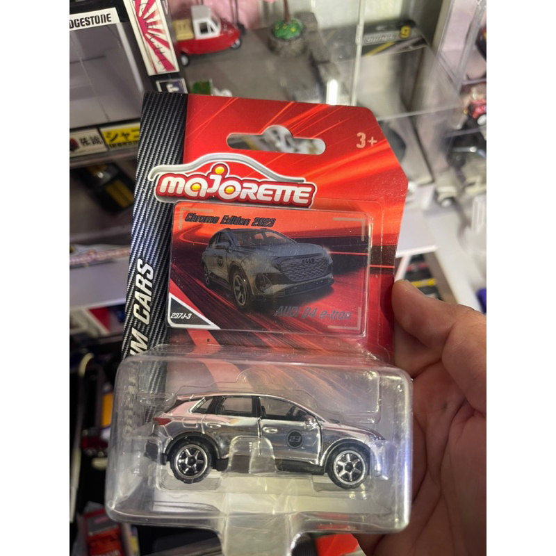 bản Chase đặc biệt mạ chrome Audi Q4 E-tron Chrome Edition 2023 Premium Chase Car chính hãng Majoret