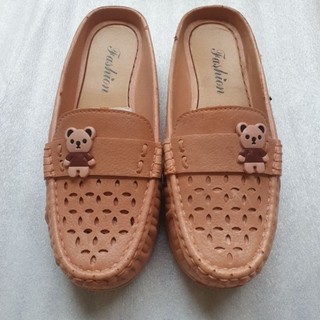 Dép sục nhựa nữ bít mũi gắn sticker đế cao 3p