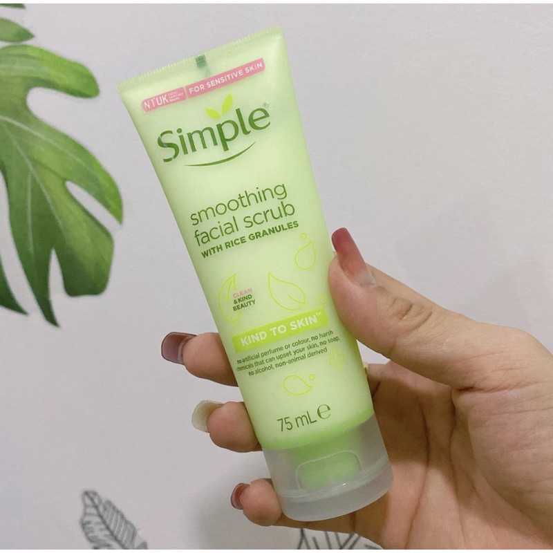 Tẩy da chết Simple Kind to Skin Smoothing Facial Scrub 75ml