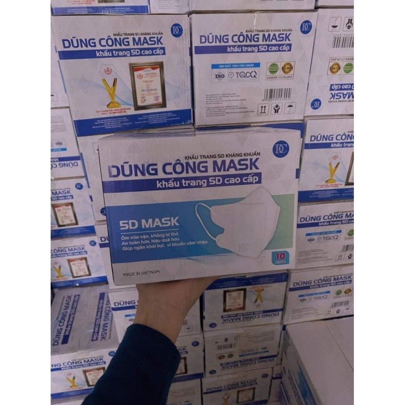 Thùng 200 chiếc Khẩu trang y tế 5D Dũng Công MASK màu Trắng 3 lớp kháng khuẩn không lem son