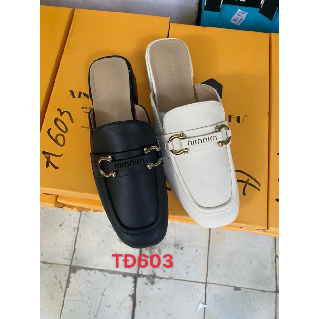 Giày Sục Nữ Da Mềm Đế 3p Mũi Vuông Khuy Khóa MiuMiu