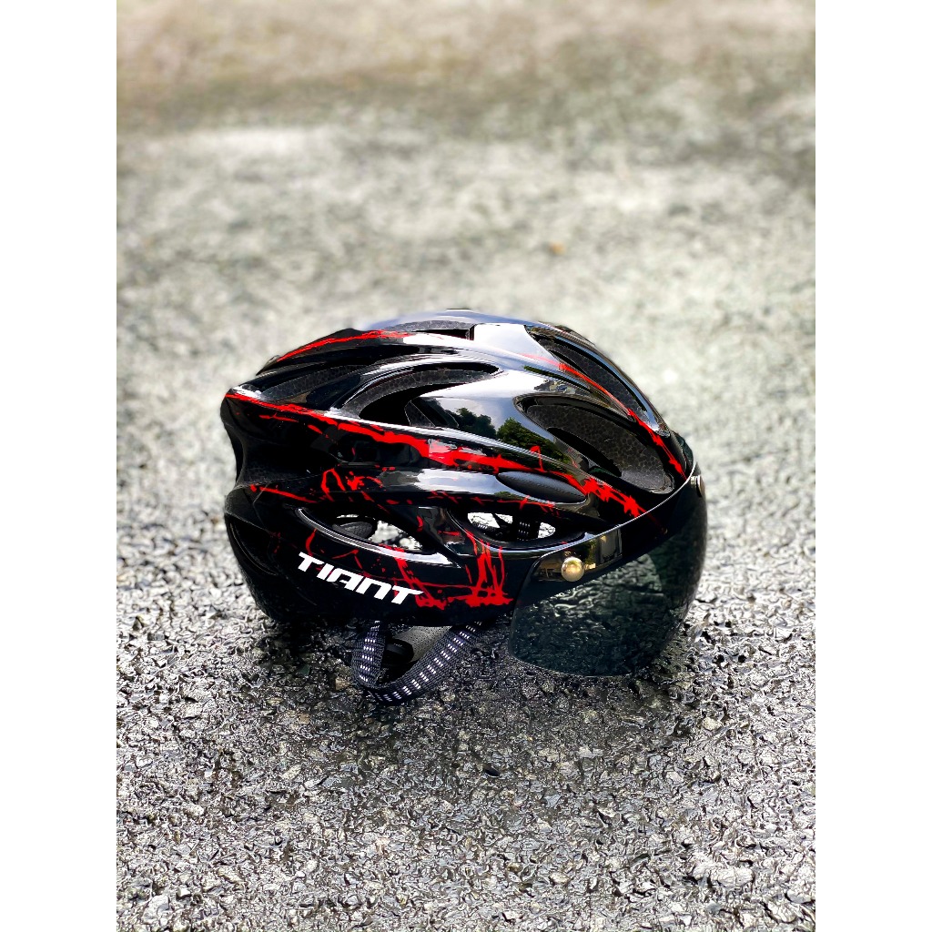 NÓN THỂ THAO TIANT D01 MÀU ĐEN ĐỎ CHÍNH HÃNG