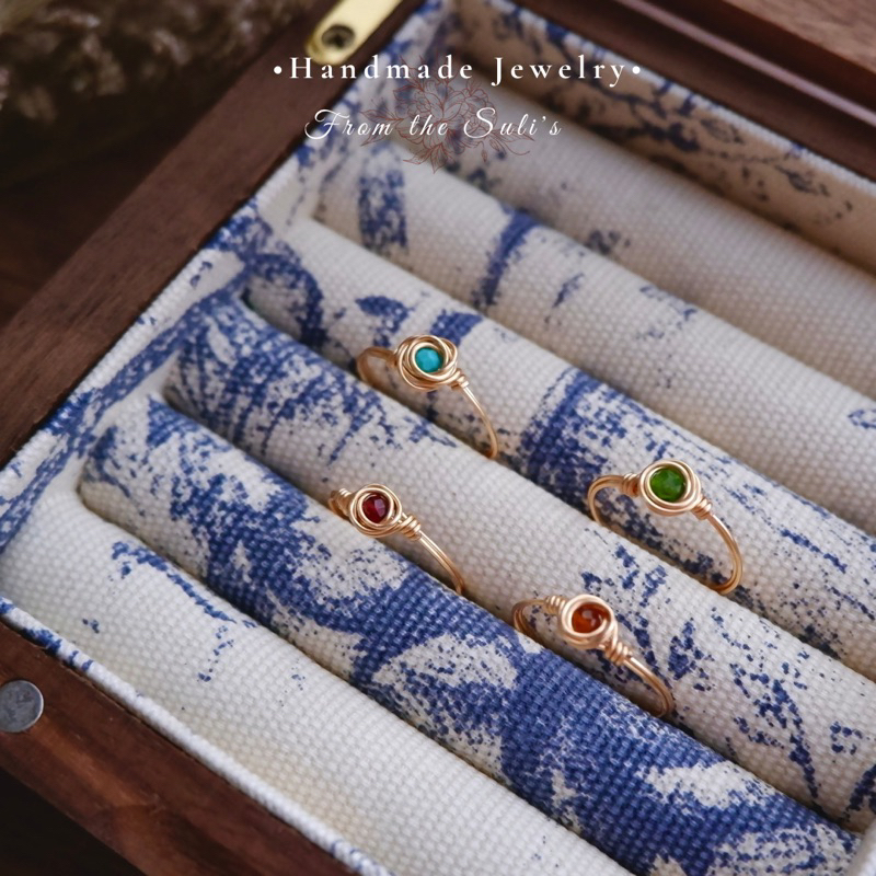 Nhẫn nữ đá quấn tròn thủ công, handmade