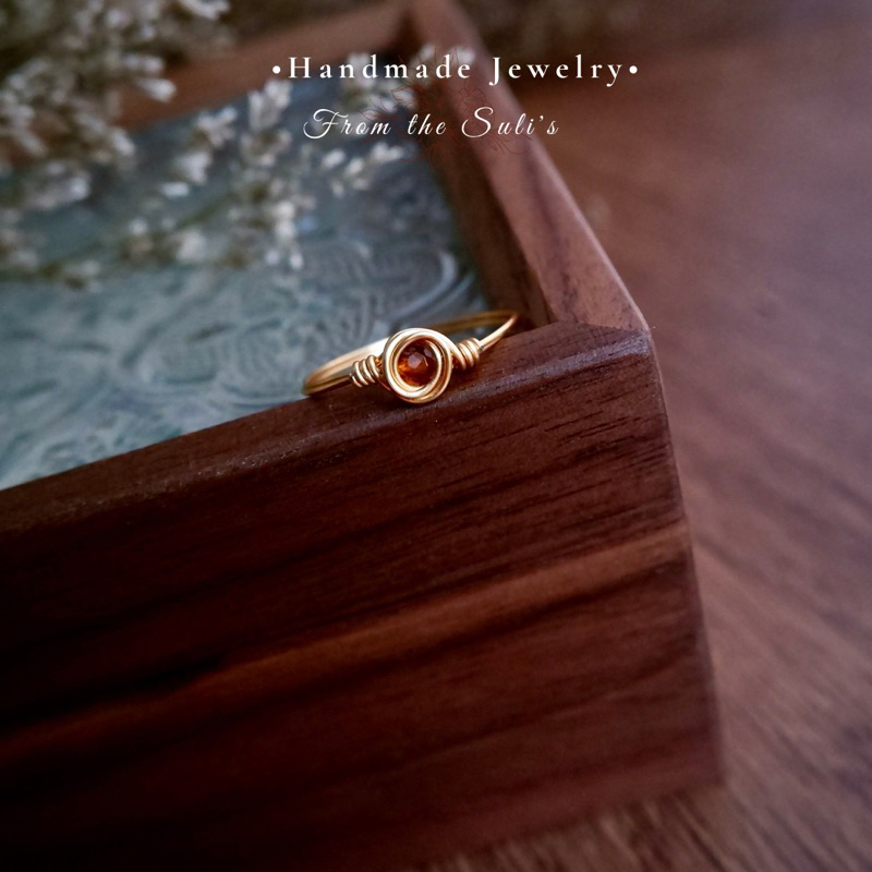 Nhẫn nữ đá quấn tròn thủ công, handmade
