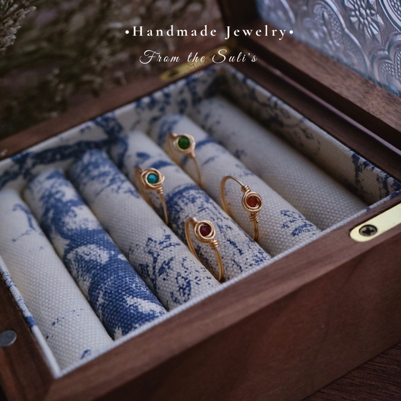 Nhẫn nữ đá quấn tròn thủ công, handmade