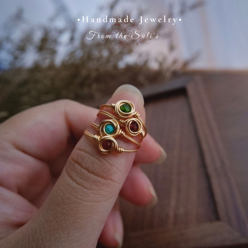 Nhẫn nữ đá quấn tròn thủ công, handmade