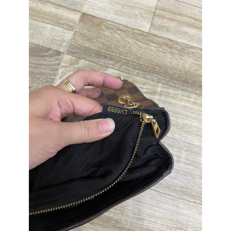Túi si hiệu LV