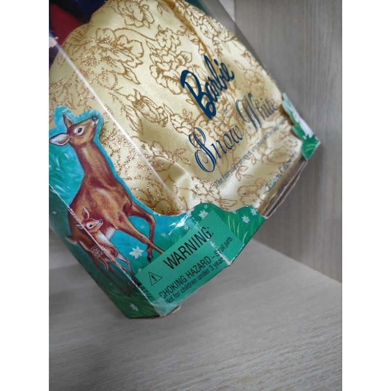 Búp bê barbie hộp bị nứt