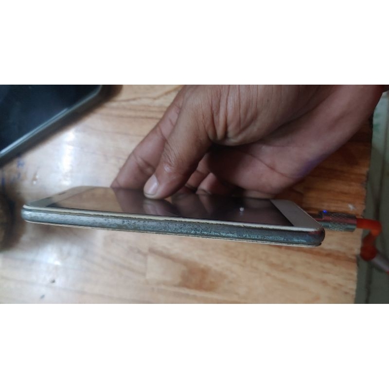 Xác điện thoại hyundai liệt cảm ứng