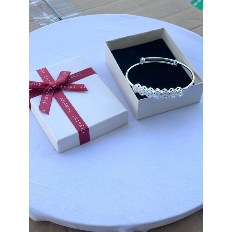 VÒNG TAY MẶT ĐỒNG XU KÈM HỘP NƠ SANG CHẢNH