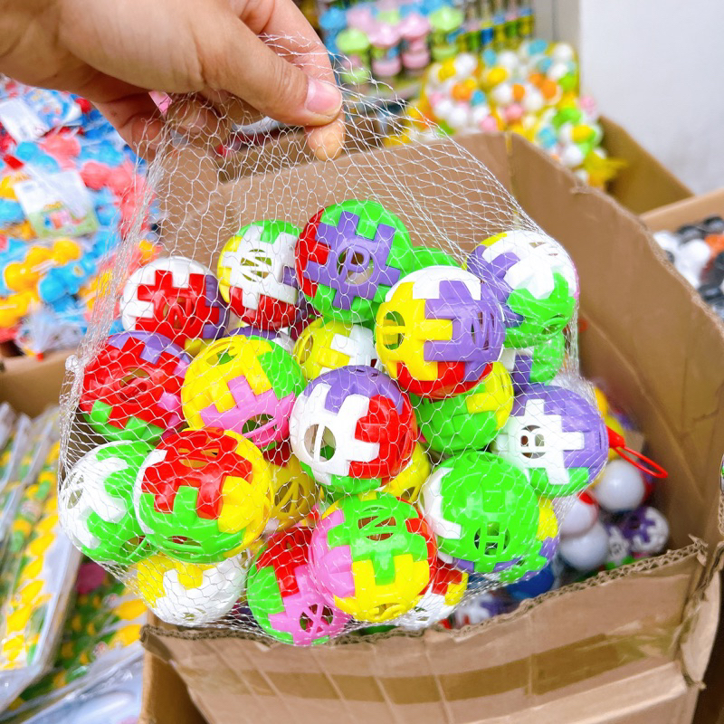 Sỉ túm 30 quả trứng ghép hình bên trong có chuông và kẹo