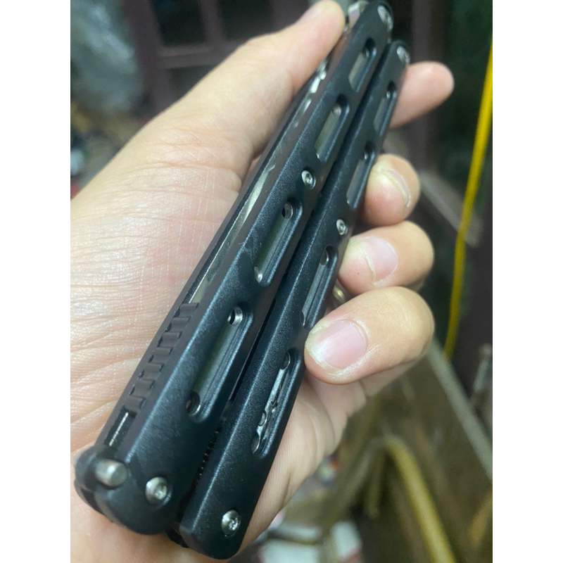 Rọc thùng hàng khui bia cờ lê Vạn Gia