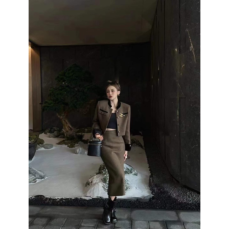 9226 Set dạ áo cổ tàu kèm tag và chân váy bút chì