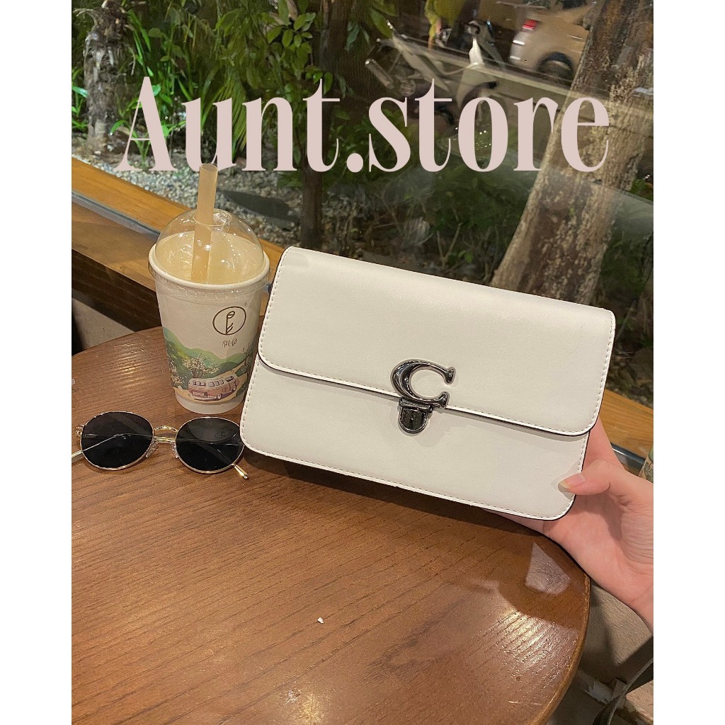 Túi c0ah STUDIO BAGUETTE loại 2 dây: 1 dây cắp nách, 1 dây đeo chéo