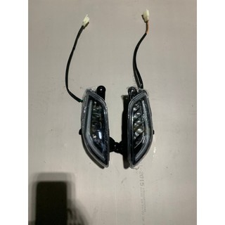 Xi nhan trước xe điện vespa full led
