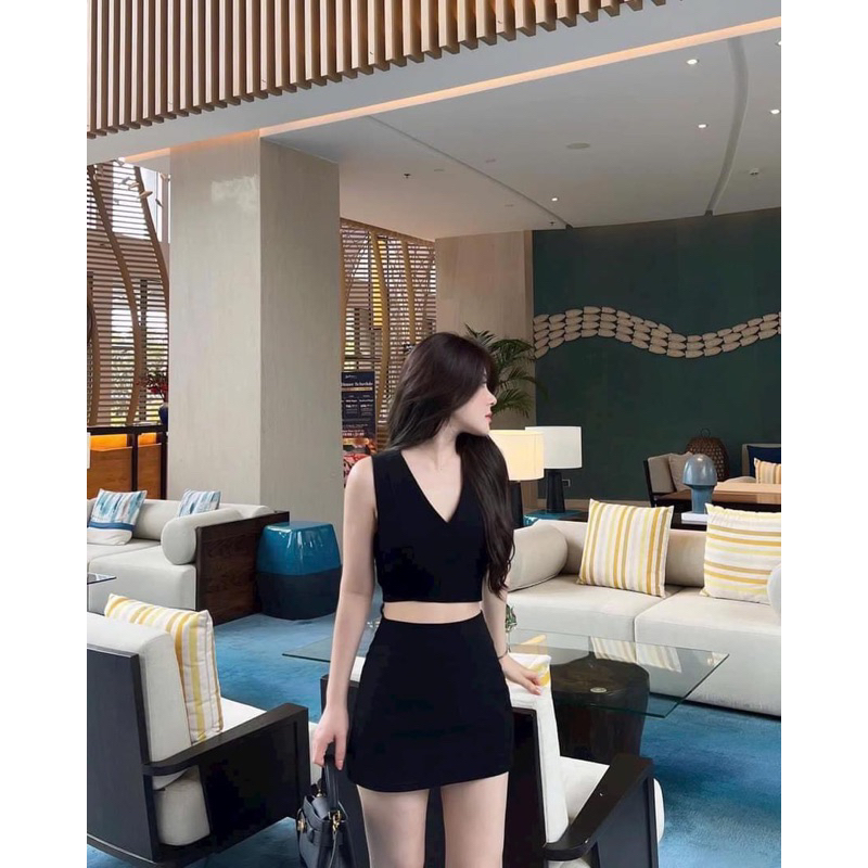 Florence- Set áo croptop cổ V chéo dây lưng và chân váy chữ A