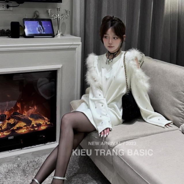 CAILYBOUTIQUE | Áo nỉ khoét vai pha lông đính đá dáng rộng sang chảnh