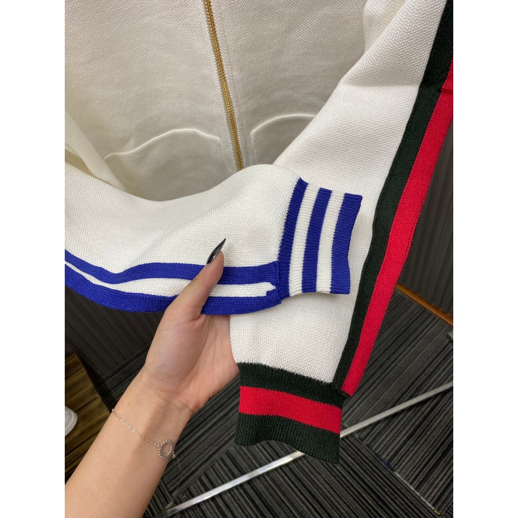 Áo Khoác Gucci Kết Hợp Logo Thêu Adidas Hàng Quảng Châu Cổ Bo Dày Dặn Nam Nữ Hottrend 2023