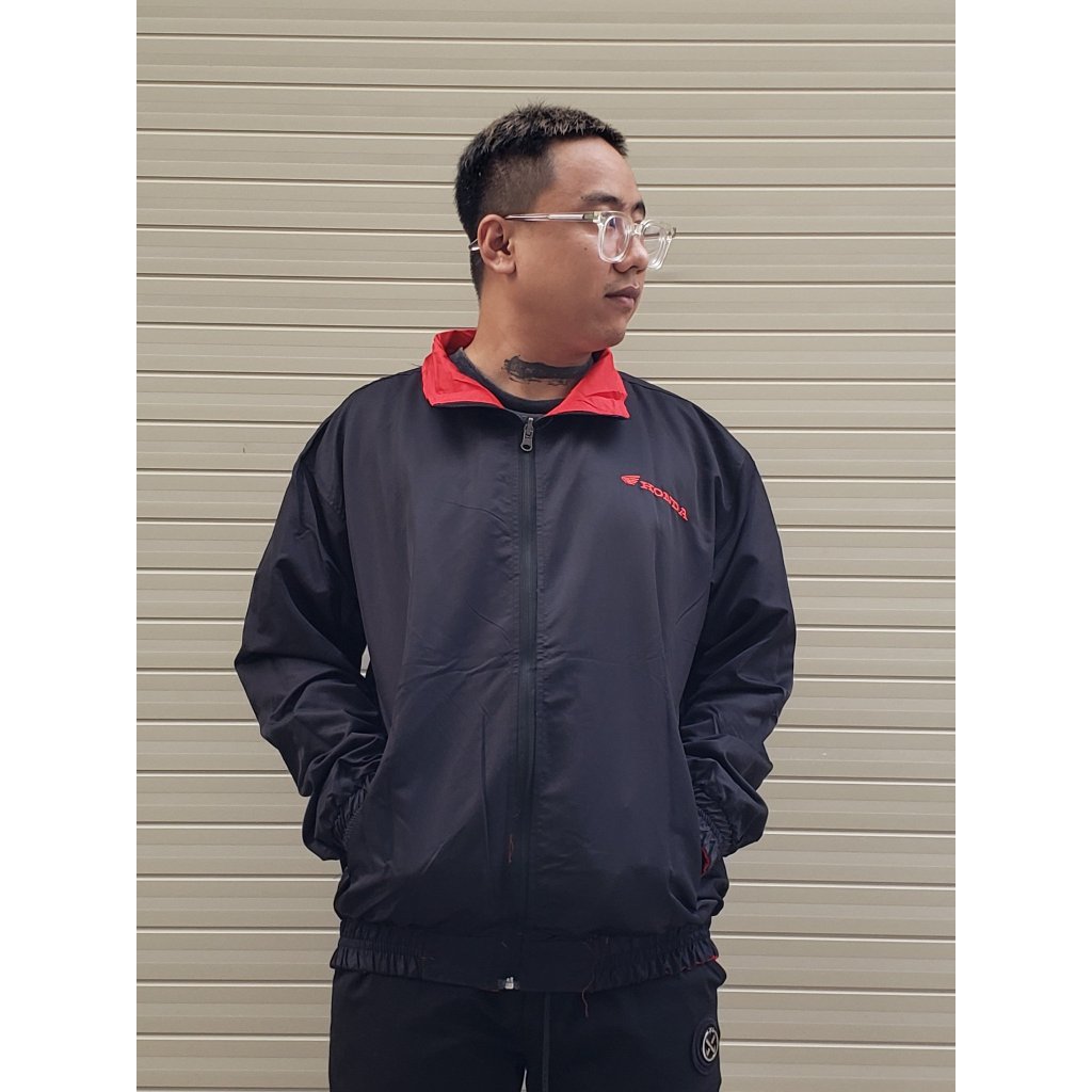 Áo khoác gió Honda 2 mặt đỏ đen cho thợ sửa xe máy.