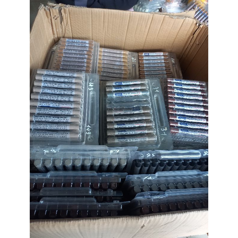 Sáp màu che khuyết điểm gỗ đủ màu sắc