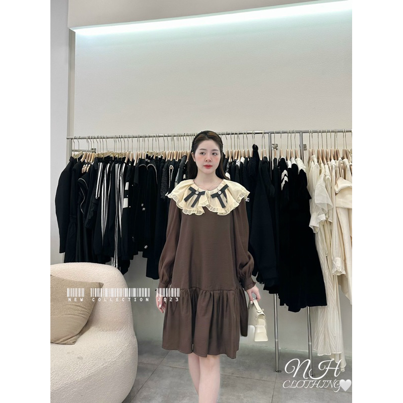 Váy xuông tơ đuôi cá cổ bèo nơ