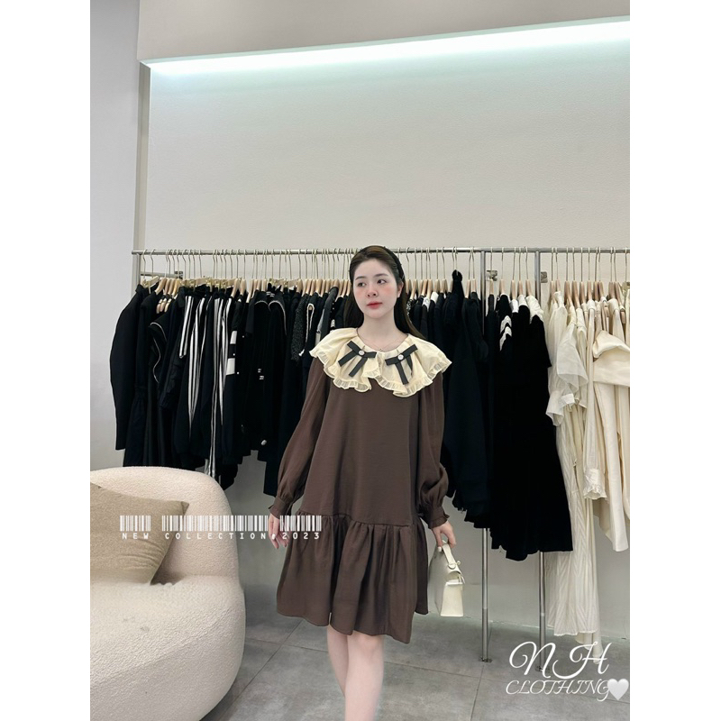 Váy xuông tơ đuôi cá cổ bèo nơ