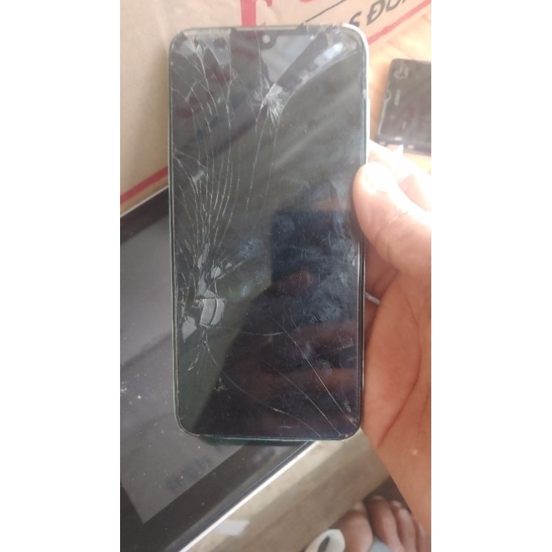 Xác vsmart 3 hay 4 gì m ko rõ sống về thay màn là dùng